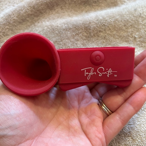 RARE NWT Taylor Swift “Red” Era Sound Amplifier - Picture 6 of 7